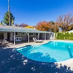 4 Bedroom West Hills Charmer With Pool