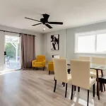 4 Bedroom West Hills Charmer With Pool