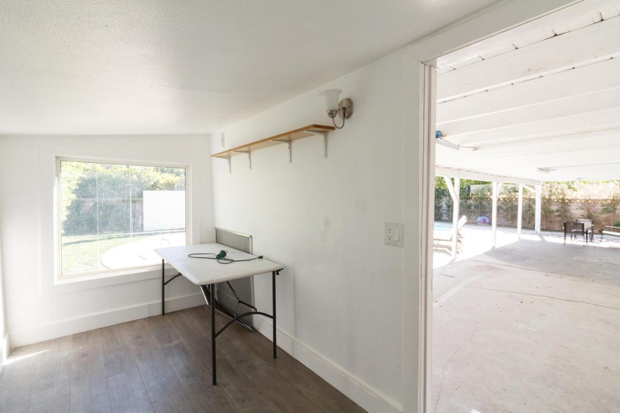 4 Bedroom West Hills Charmer With Pool
