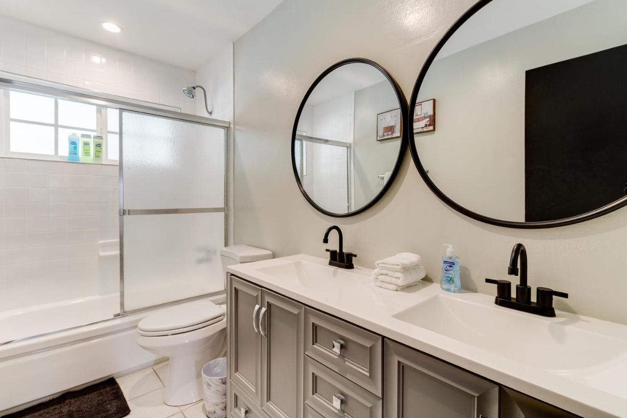 4 Bedroom West Hills Charmer With Pool Сasa de vacaciones *